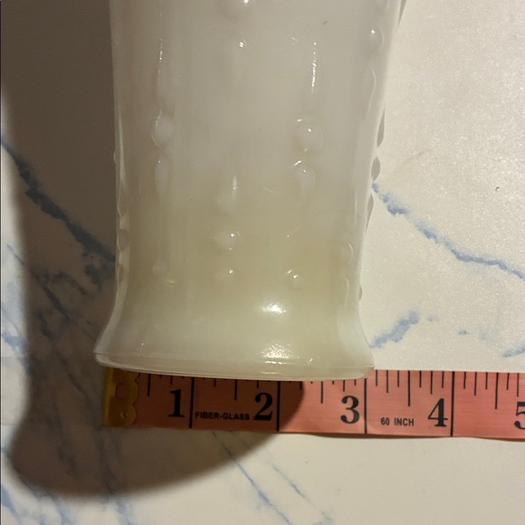 Elegant Vintage White Milk Glass Vase Set of 2 - Picture 7 of 7